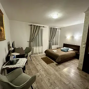 *** Отель Dworek Zloty Rog I Restauracja Польша